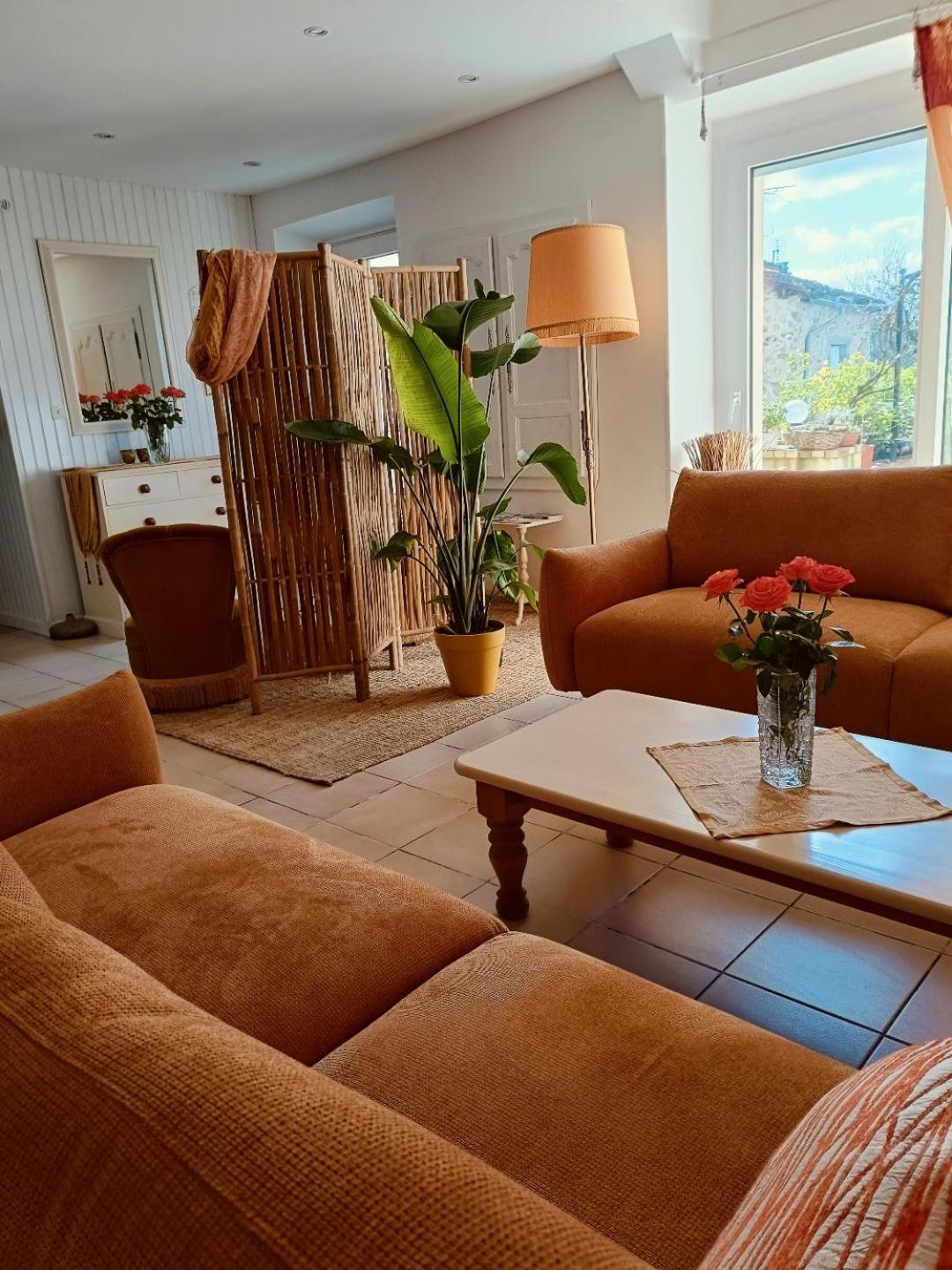'Quelle Belle Vue' Chambre D'Hote Confolens Buitenkant foto